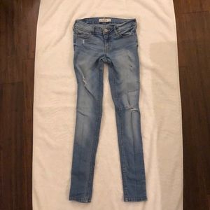 Hollister - Teen/Girls 0R W24 L31 medium light denim jeans with light gold trim